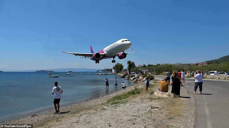 Skiathos landing: Video shows Wizz Air plane skimming yards over tourists’ heads