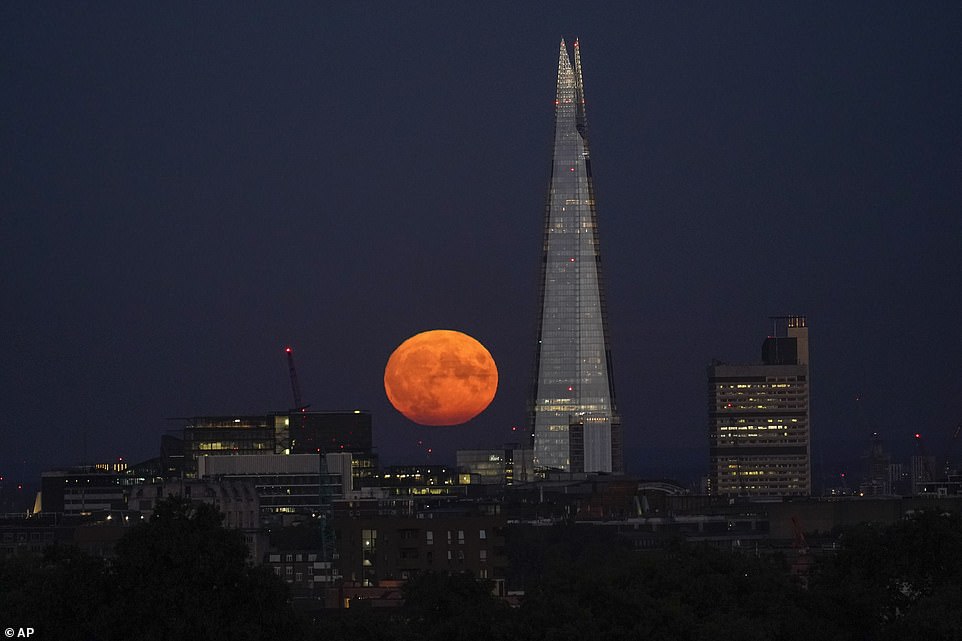 Skies across the world are lit up by stunning Sturgeon supermoon on its final appearance of the year