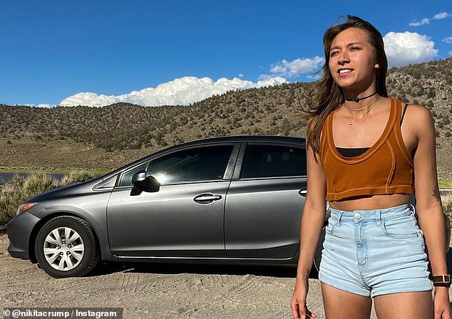Woman who LIVES in her car documents her ‘weird’ lifestyle