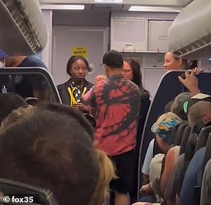 Incredible moment off-duty nurse saves baby girl who stopped breathing on Spirit flight to Orlando