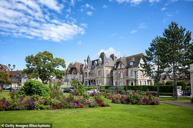 Fly to France in a private plane – for just £119 return! The joys of a budget jaunt to Le Touquet