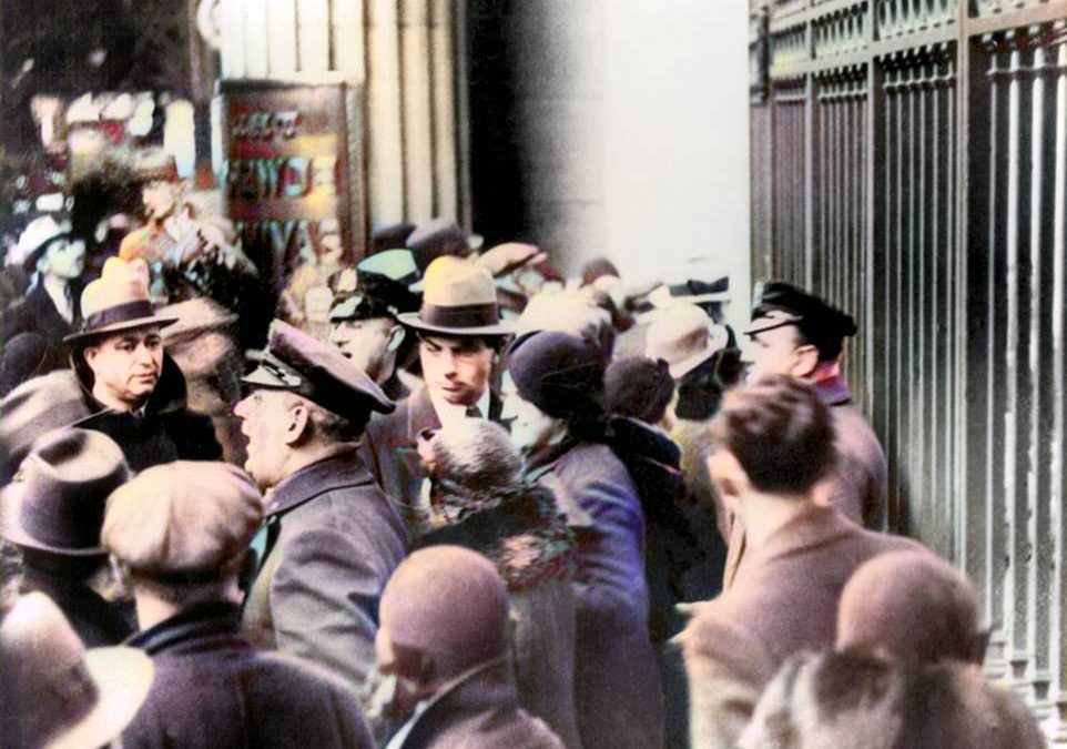 Newly-colorized images from 1929 Wall Street crash capture bankers’ agony as they lost fortunes 
