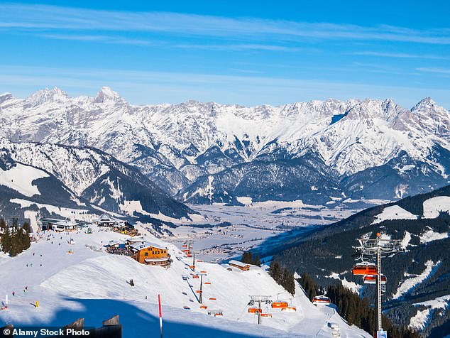 It’s snow time at last! The white stuff is falling thick and fast at this Austrian ski resort…