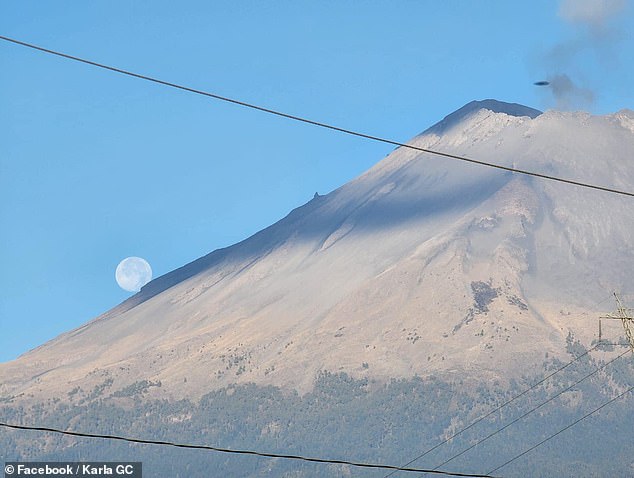 Photo of object appearing to be UFO over volcano goes viral in Mexico