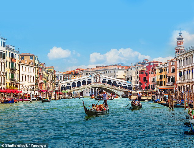 The best free travel experiences in the world’s top cities, from Paris to New York