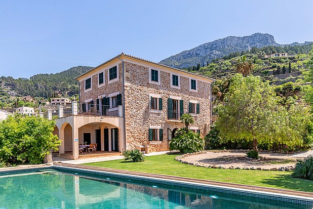 Holiday villas you can enjoy WITHOUT renting a car, from Majorca to Portugal