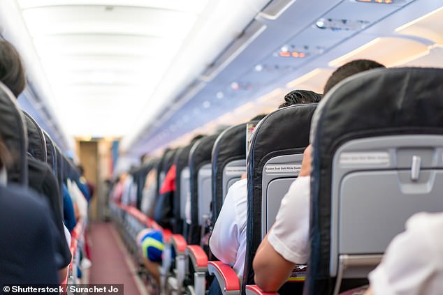 I’m a pilot and this is what happens when a passenger dies mid-flight