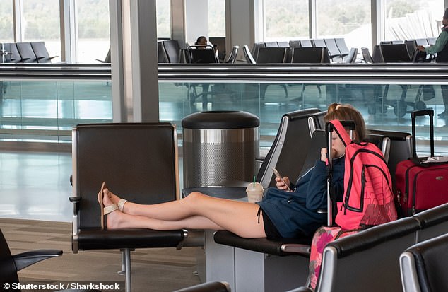 I’m an air steward and here’s why you should NEVER wear flip flops or Crocs on a plane 