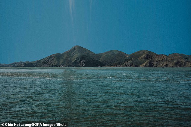 Quiz: Can you name the landmarks that have been Photoshopped out of these photographs?