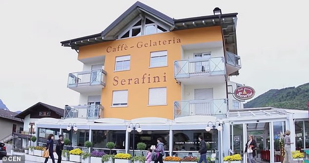 Italian diners leave scathing review after ice cream parlour charges them €1 for an extra SPOON to share their dessert in latest row over ‘rip off’ restaurants in the country
