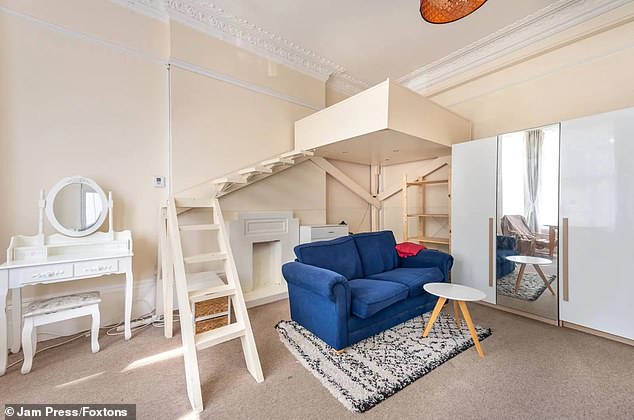 No need to sleep on the couch! Tiny flat in ‘heart of Notting Hill’ with bunk bed in living room is available to rent for £1,842-a-month