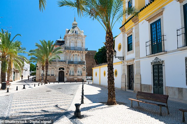 Revealed: The 10 destinations with the biggest flight-price drops for UK travellers, from Faro to New York