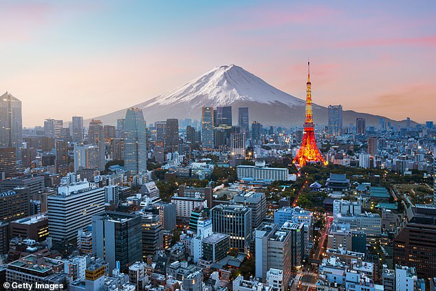 Hire your entire holiday wardrobe! Tourists can now travel luggage-free to Japan – with rented clothes ready on arrival. Our writer tests it out… and has a few trouser issues