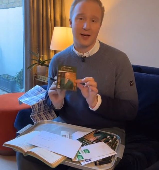 Three years of not receiving one and you’re OFF the mailing list! Etiquette expert William Hanson reveals the do’s and don’ts of sending Christmas cards
