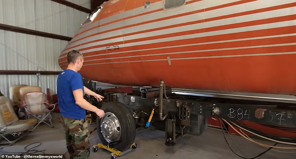 Airplane enthusiast reveals first steps of turning Elvis Presley’s abandoned private jet into an RV after buying it for $260,000 at auction