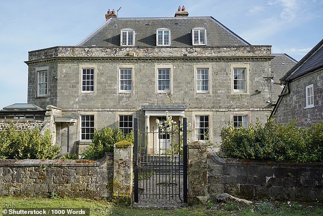 Forget the Maldives or Thailand – if Brits win the Lottery, their perfect Christmas would be in a country manor house (with a private chef and a perfectly laid table)