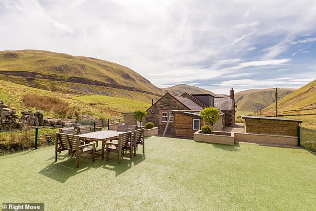 Lawn and order! Homeowners of remote £500k cottage surrounded by rolling green hills blasted for ‘ruining’ it with ‘hideous’ makeover