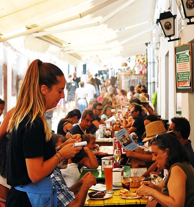 Spanish restaurants can now charge tourists extra if they are sitting in the shade, officials confirm