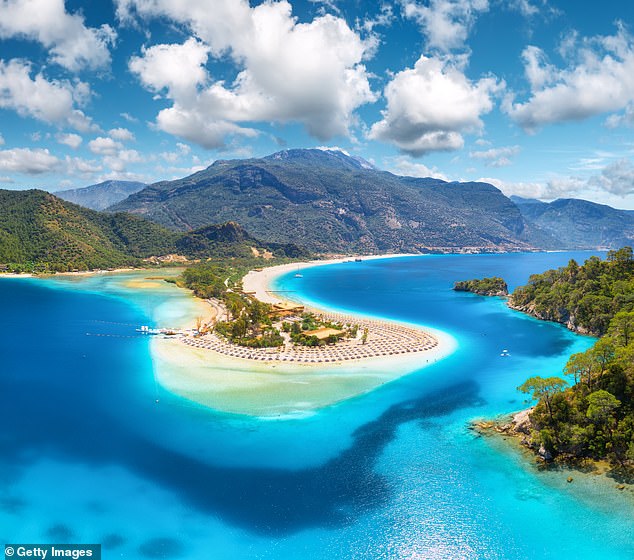 The best beaches in the world chosen by leading travel experts (you’ll never guess Richard Branson’s pick!)