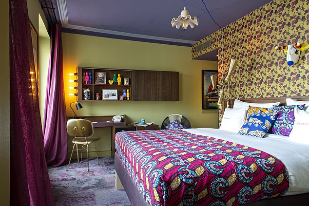 Inside the Paris hotel that’s VERY handy for the Eurostar – so close to Gare Du Nord it’s almost within arm’s reach (and it’s fun, comfy… and cheap)