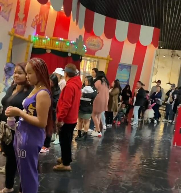 Woman’s hotel warning after ‘traumatizing’ Las Vegas stay that saw her waiting at least ’30 minutes to leave her room’