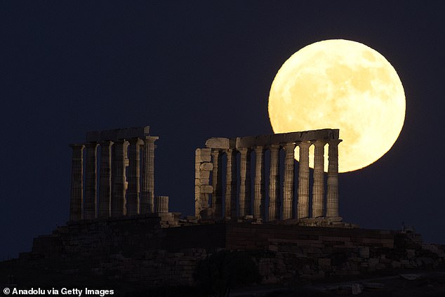 Incredible photos show the once-in-18-years ‘lunar standstill’ event coinciding with the Full Strawberry Moon