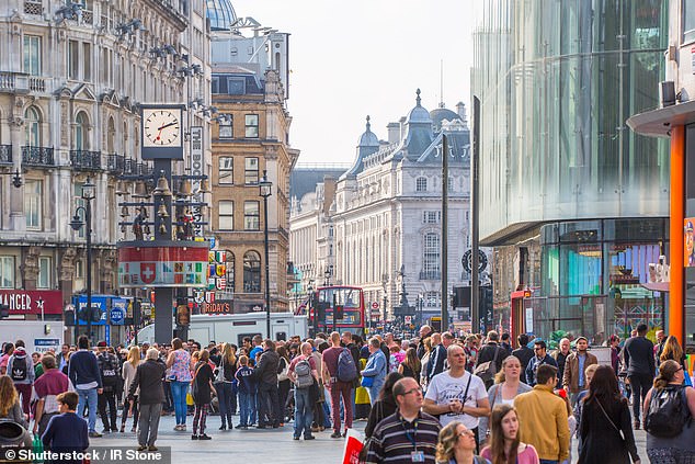 Avoid ‘horrid’ London and skip ‘underwhelming’ Stonehenge: Travellers and locals expose the ‘worst mistakes’ tourists in the UK can make. Do YOU agree with the advice?